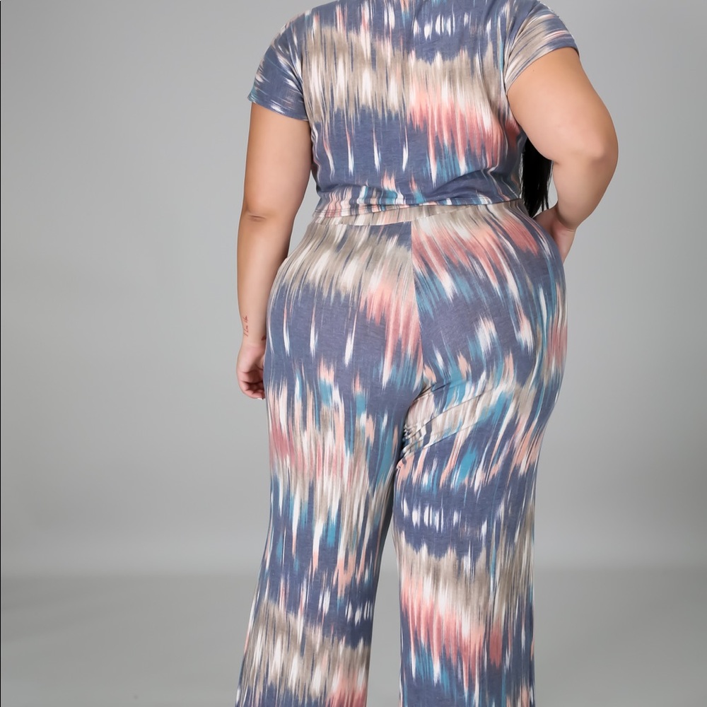 2pc Set W/ Mask Included - Picture 3 of 4